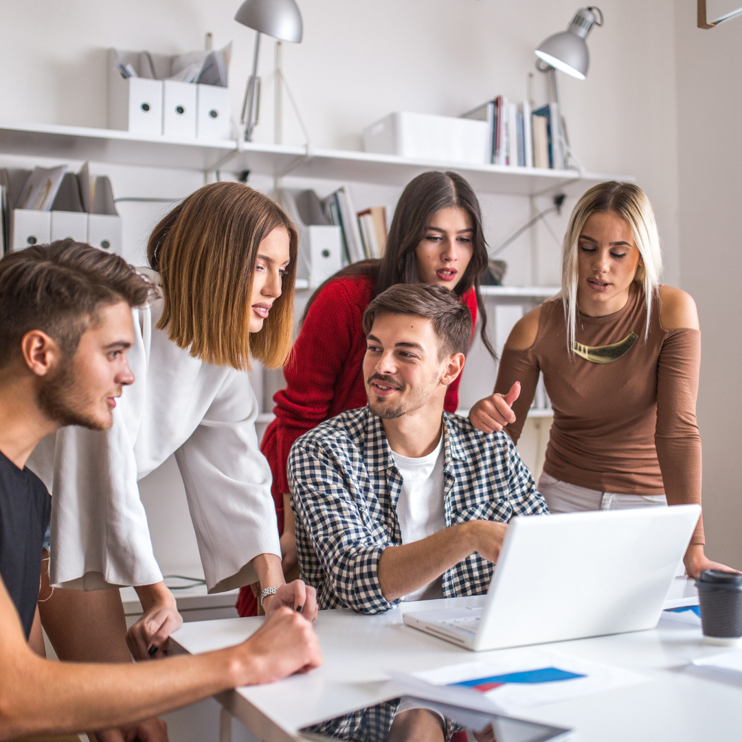 Innovando en el Asesoramiento Profesional: Cómo las Firmas Alternativas Están Revolucionando los Servicios Empresariales